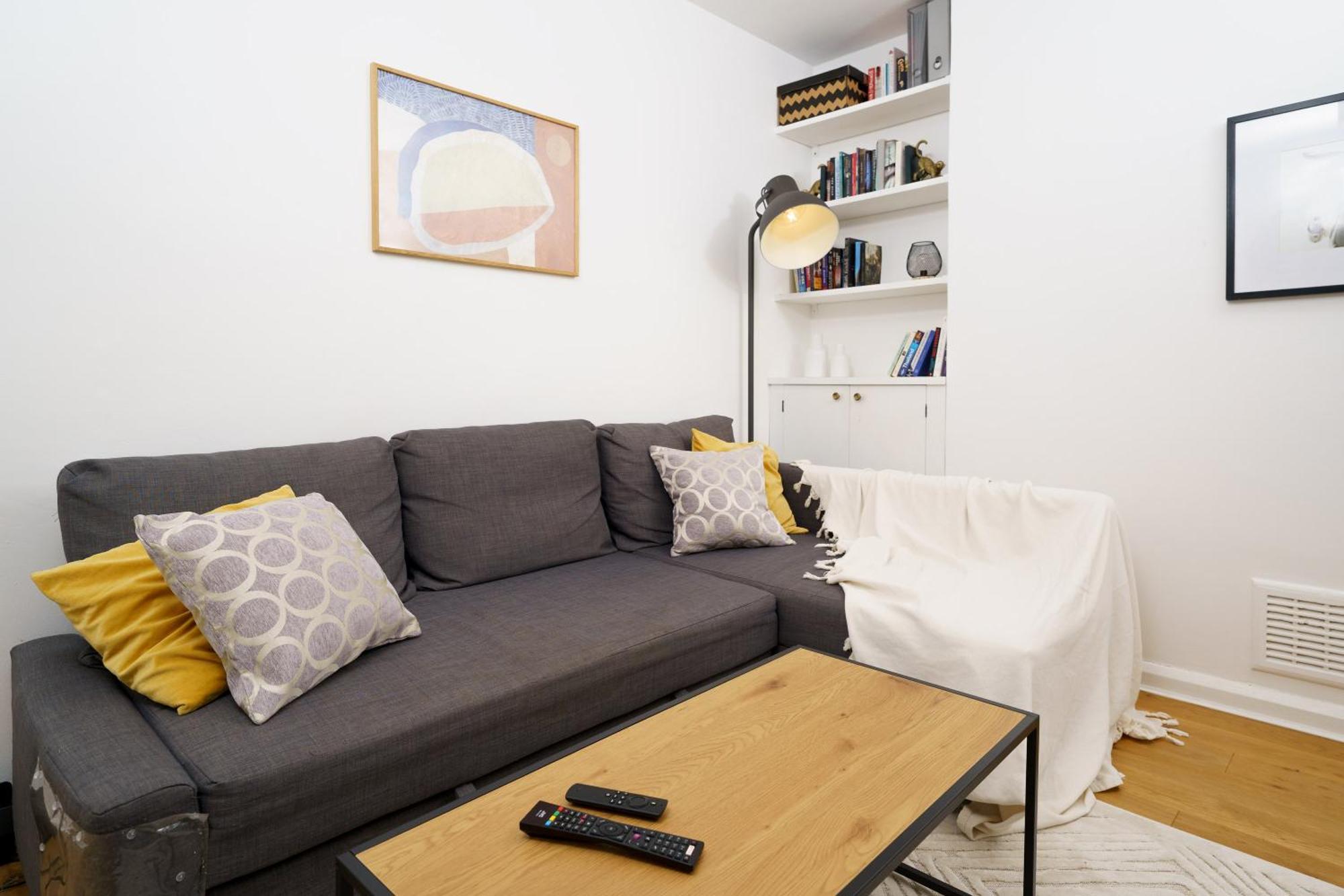Appartement Lovely In Victoria Park Village Londen