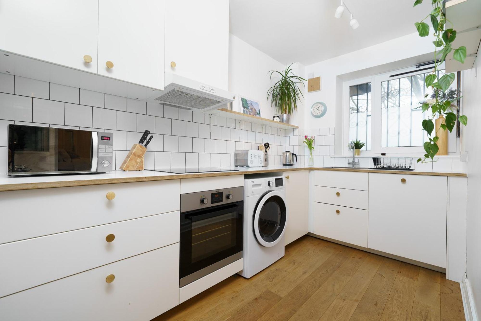 Appartement Lovely In Victoria Park Village Londen