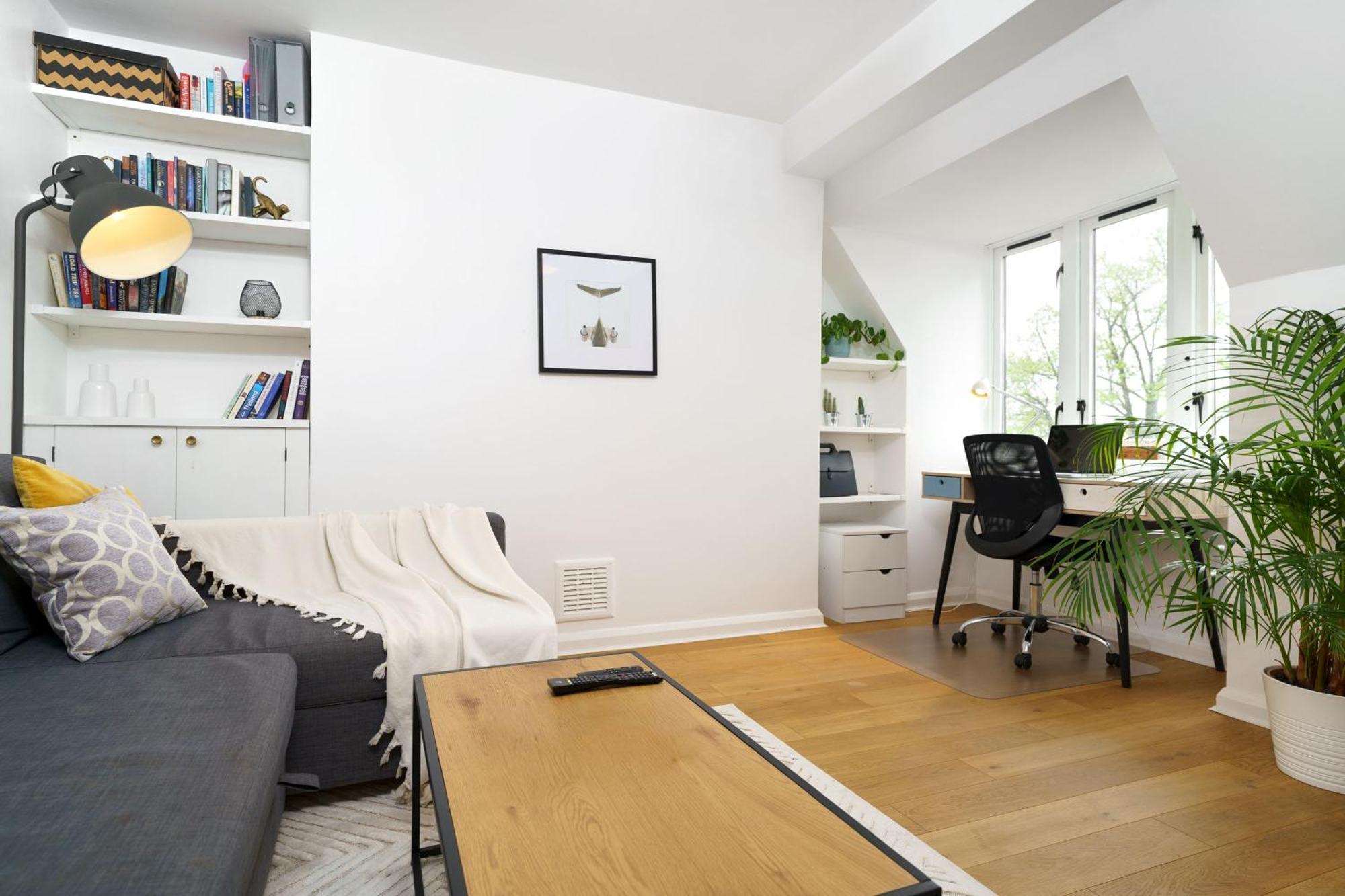 Appartement Lovely In Victoria Park Village Londen